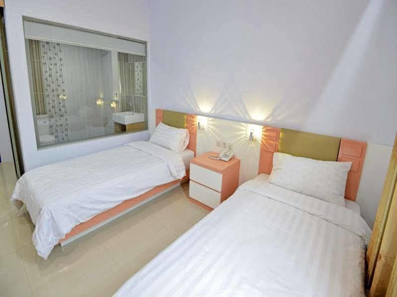 Reddoorz Premium At Hotel T-One Jambi Tanjungjohor المظهر الخارجي الصورة